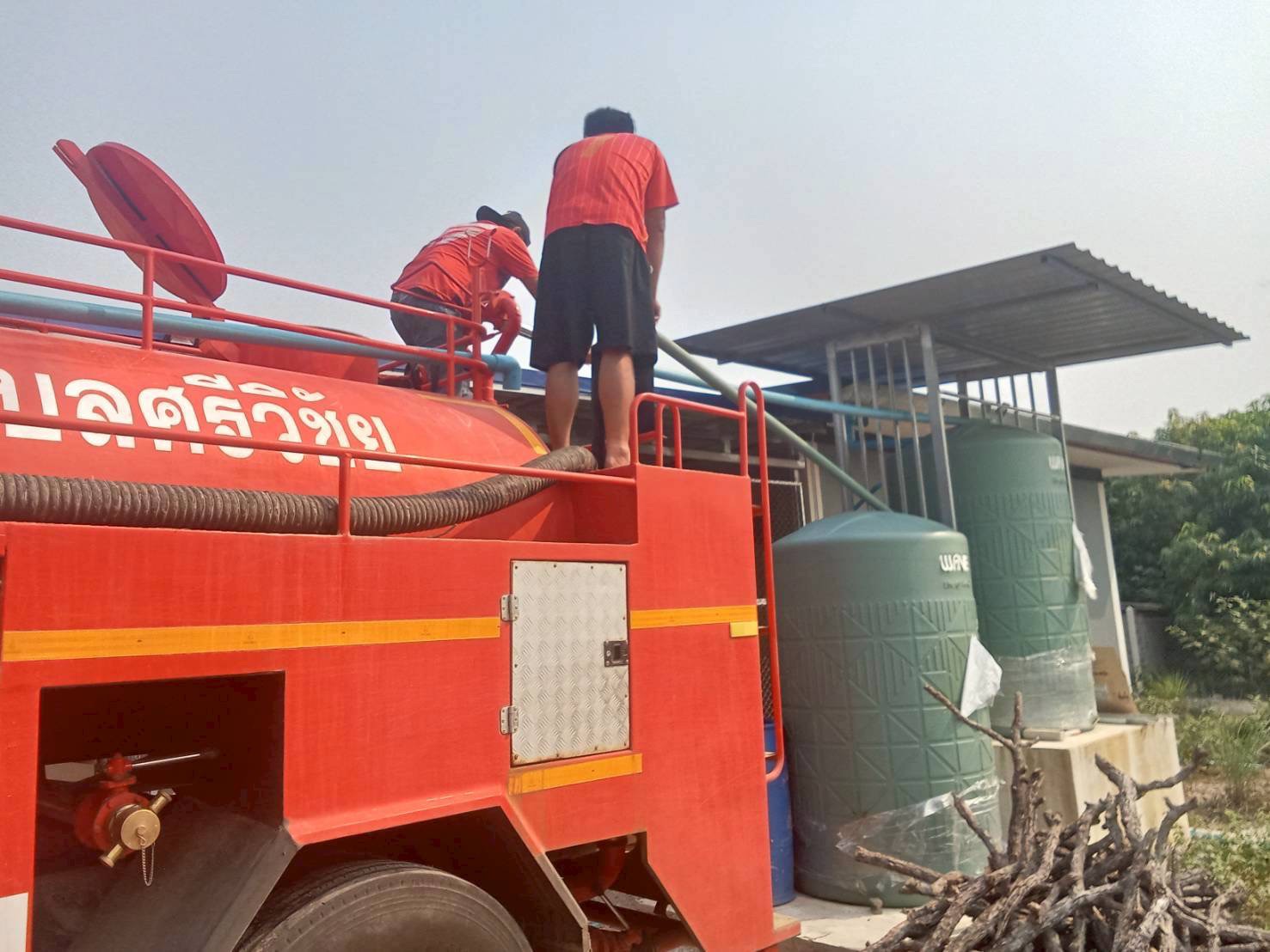 สำนักปลัดงานป้องกันและบรรเทาสาธารณภัยบริการส่งน้ำอุปโภค