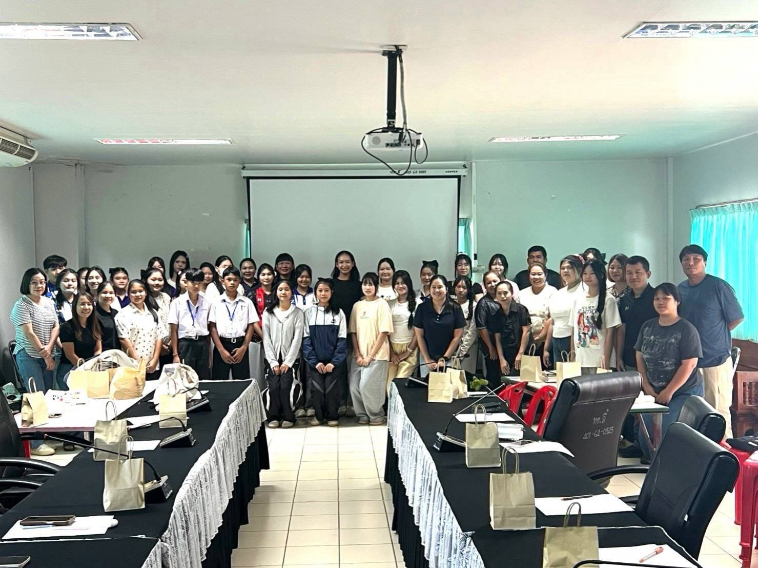 เข้าร่วมประชุมสามัญประจำปี สภาเด็กและเยาวชนอำเภอลี้ประจำปี 2569