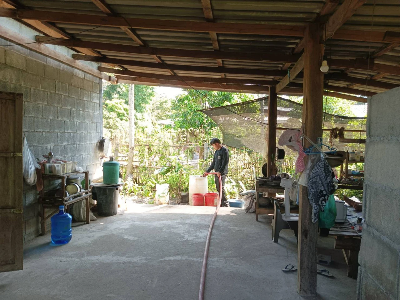 ออกปฏิบัติการบริการส่งน้ำอุปโภค เพื่อบรรเทาภัยแล้งและแก้ไขปัญหาการขาดแคลนน้ำอย่างต่อเนื่องในเขตพื้นที่ หมู่ที่ 2 บ้านแม่อีไฮ